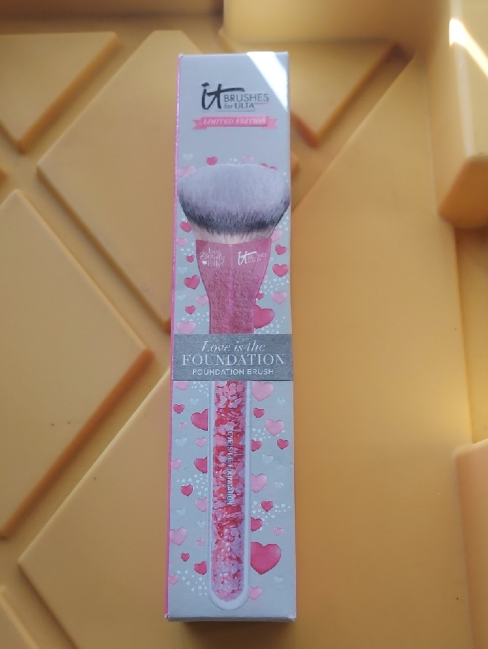 🌟⭐️🎀IT Brushes for ULTA Pink Love Is The Foundation Brush SEALED